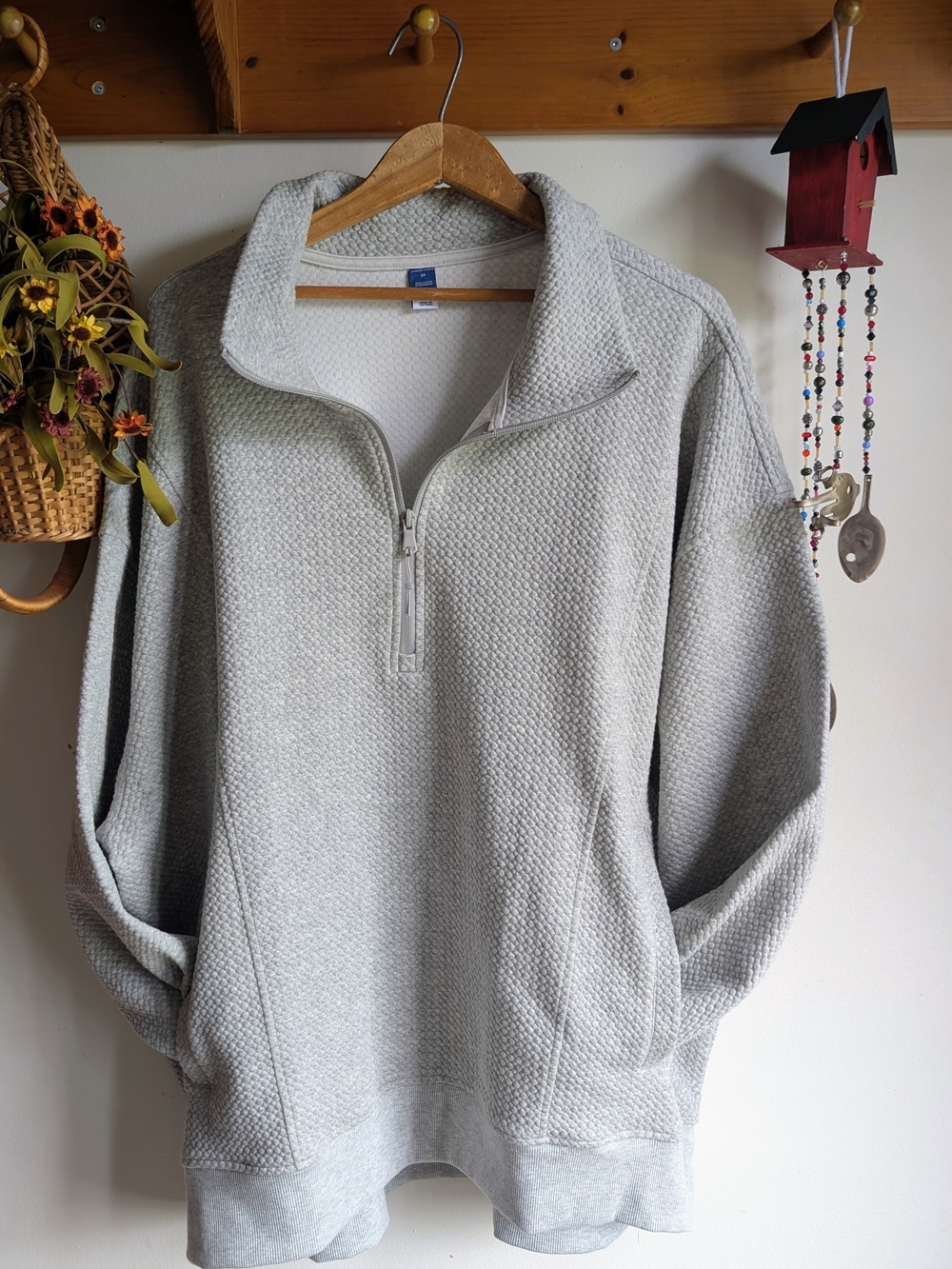 Old Navy Light Gray Dynamic Fleece Women's Quarter-Zip Pullover Sweatshirt